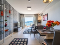 Apartment Sweet Memories 